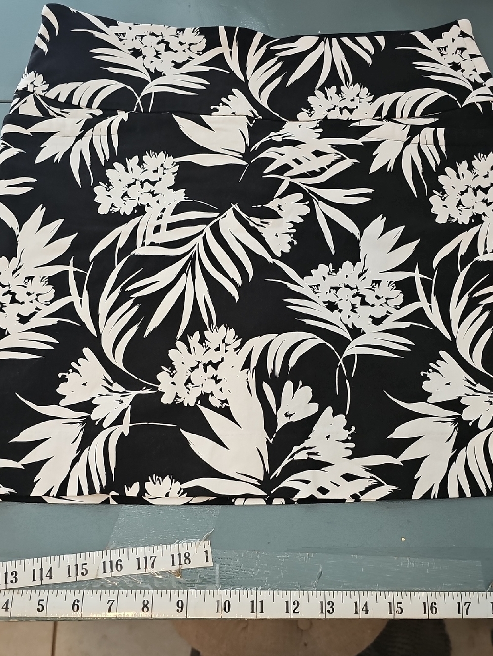 SC Black &‎ White Tropical Print SkORT. GOLF,  TENNIS large